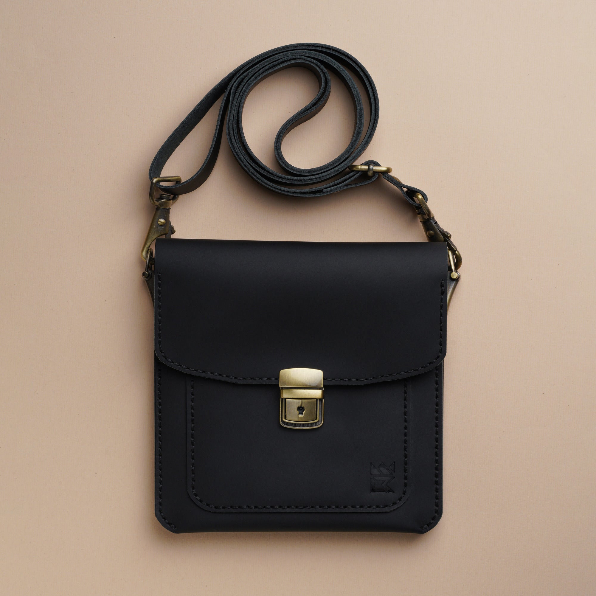 LL.B - Classic CrossBody Bag